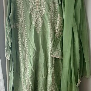 Green Embroidered Kurta with Dupatta3 pc